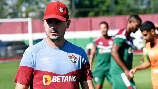Fernando Diniz tem dúvidas para escalar a equipe diante do Palmeiras