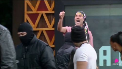 Fernando e Nizam brigaram durante o intervalo de A Fazenda 17