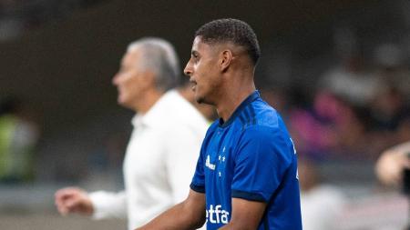 Fernando em ação contra o Flamengo, no Mineirão