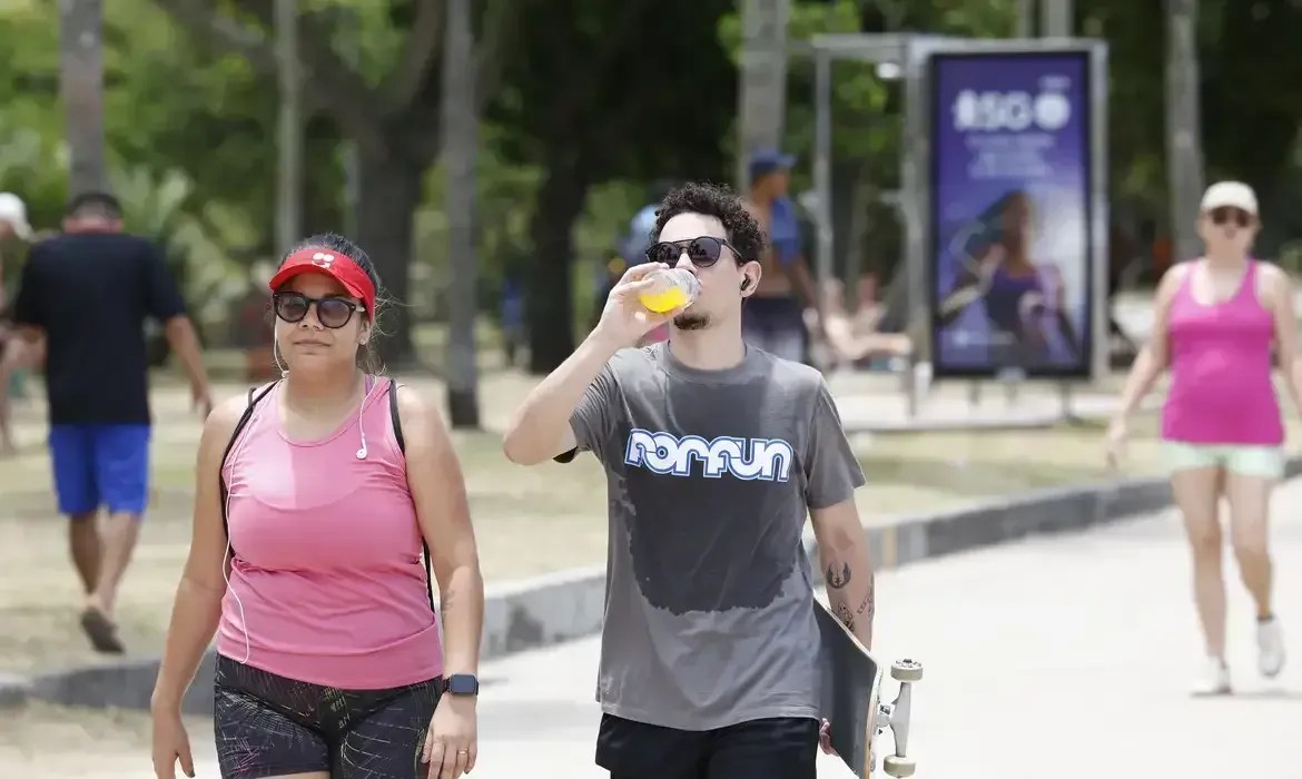 Onda de calor: seis estados estão sob alerta vermelho de grande perigo; veja lista