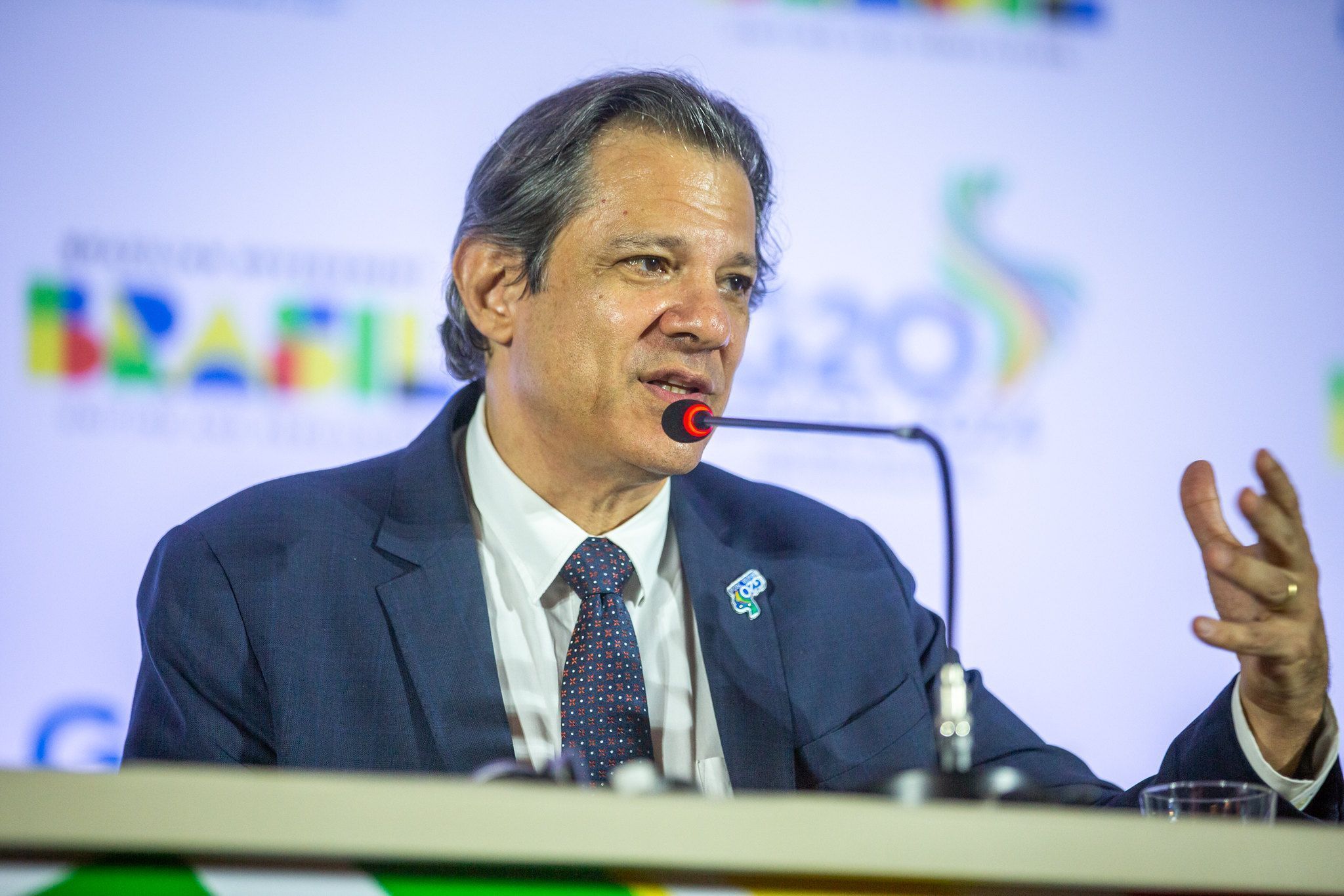 Governo deve publicar, neste mês, nova regra para tributar 'salário' de líderes religiosos