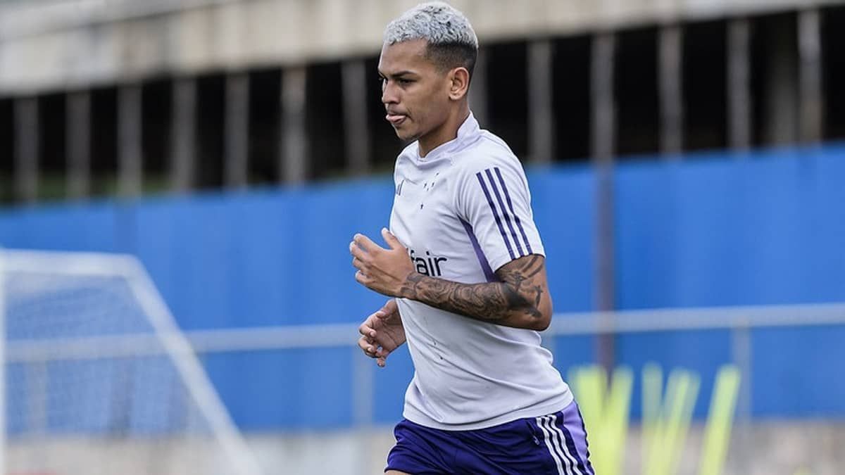 Cruzeiro: relacionado em 10 jogos, Fernando Henrique só jogou um minuto com Pepa
