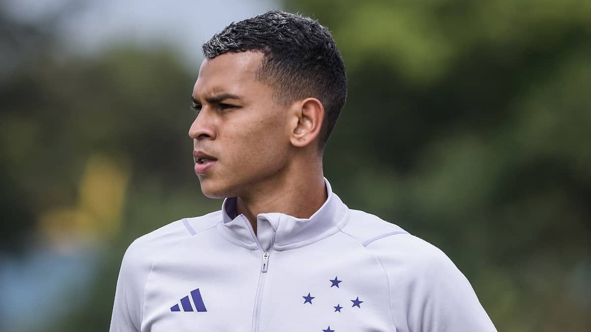 Por que Fernando Henrique não joga no Cruzeiro? Estafe admite incômodo 