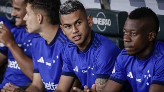 Fernando Henrique recebeu poucas oportunidades no Cruzeiro nesta temporada