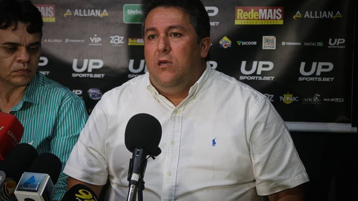 Náutico encaminha acerto com técnico Fernando Marchiori, ex-ABC