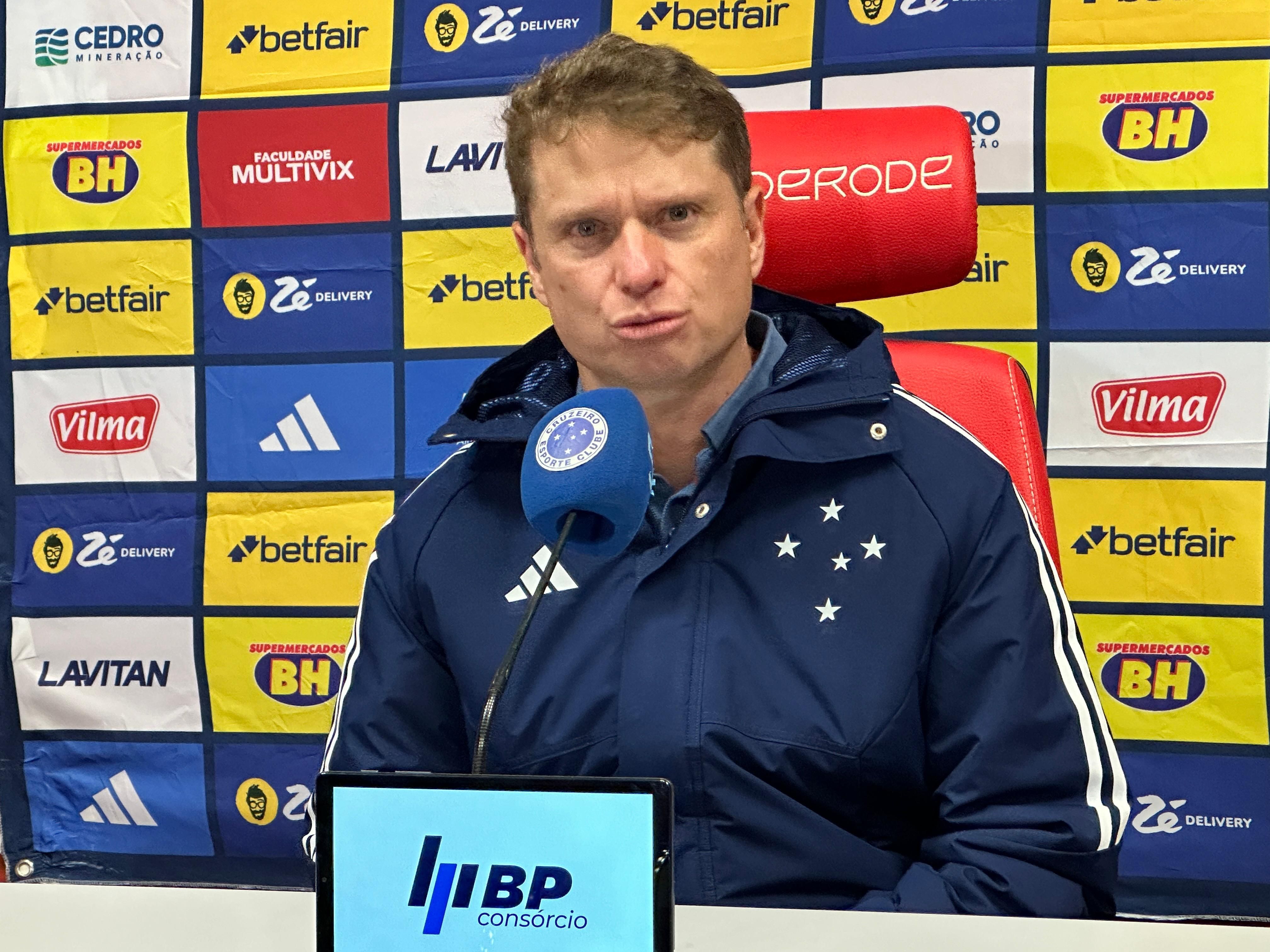 Seabra analisa derrota do Cruzeiro para o Inter: 'Desempenho abaixo, time desajustado'