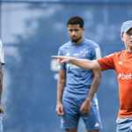 Em meio à possível venda da SAF, Cruzeiro enfrenta o Vitória pelo Brasileiro