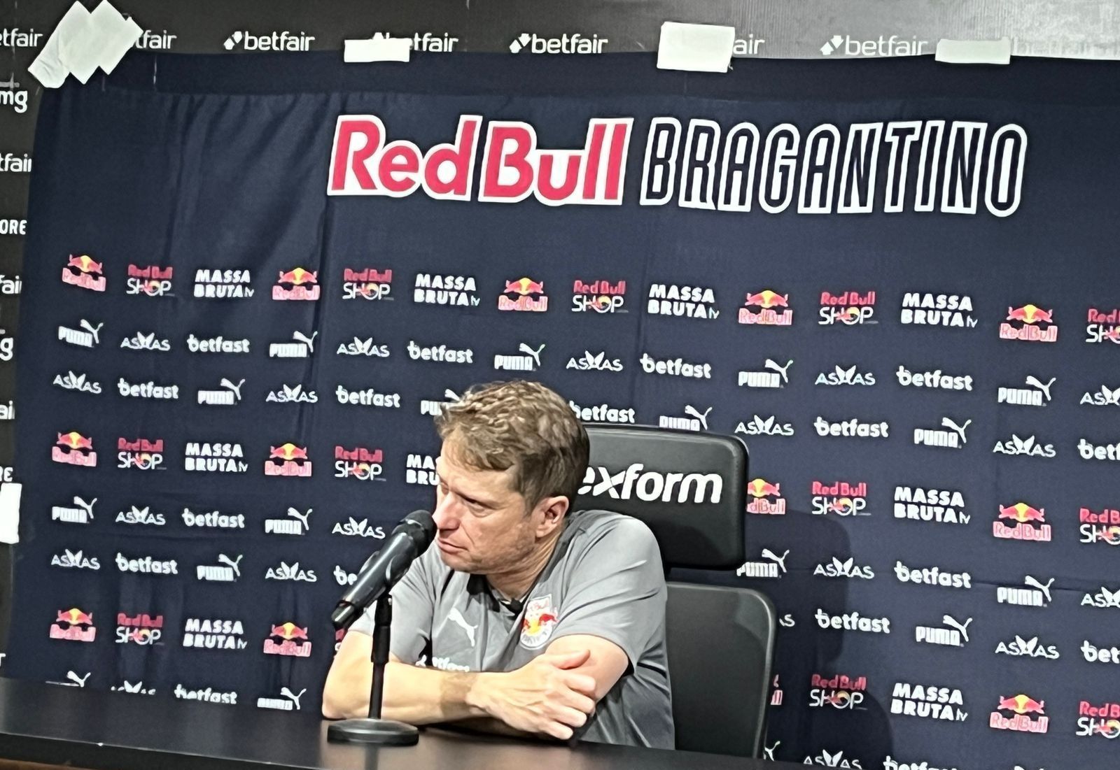 Bragantino briga pelo título do Brasileirão? Seabra surpreende em resposta