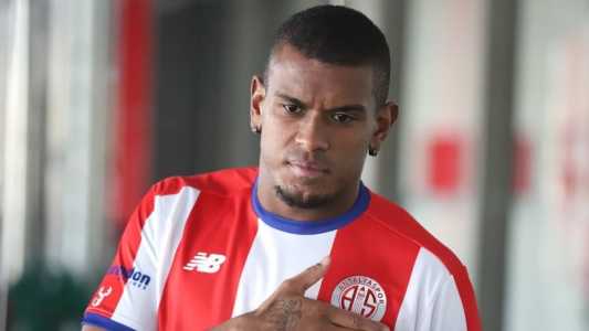 Fernando, volante do Antalyaspor, da Turquia