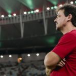 Diniz não teme demissão e vê arbitragem decisiva no Fla-Flu: 'Mais falta do que pênalti'