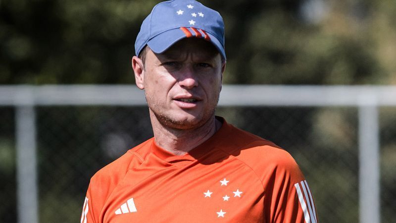 Veja opções de Seabra para montar o Cruzeiro contra o Juventude