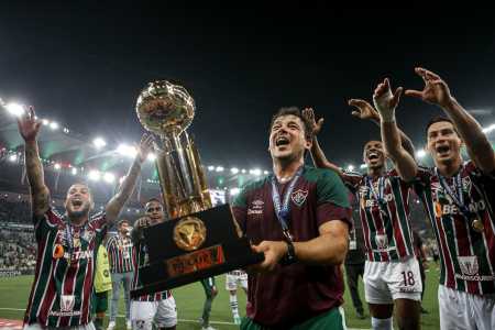 Fernando Diniz campeão da Recopa com o Fluminense