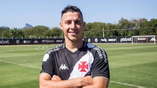 Ferreira chegou ao Vasco e já será titular no confronto diante do Corinthians