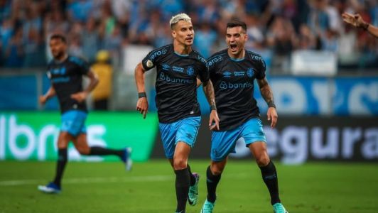 Ferreira e Cristaldo marcaram os gols do Grêmio sobre o Goiás
