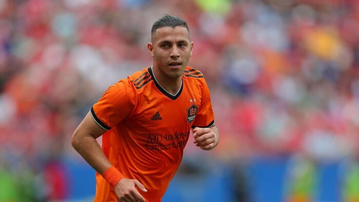 Sebastían Ferreira desembarca no Rio de Janeiro para assinar com o Vasco