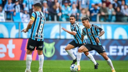 Ferreira marcou o gol da vitória gremista no final do primeiro tempo