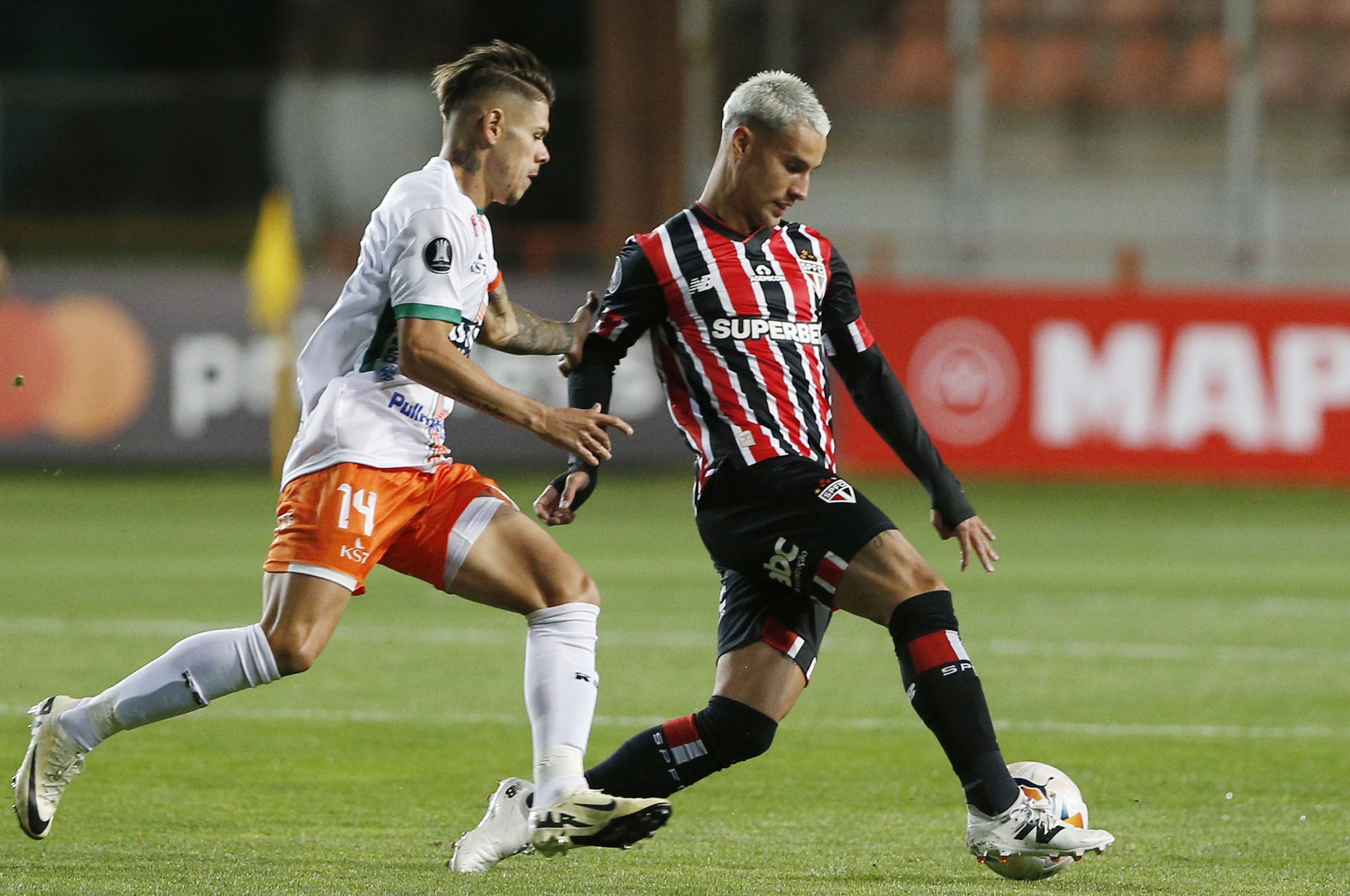 Com vitória sobre Cobresal, São Paulo iguala marca de 12 anos
