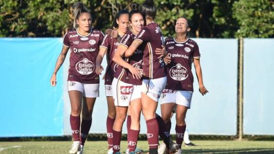 Ferroviária em vitória diante do Grêmio