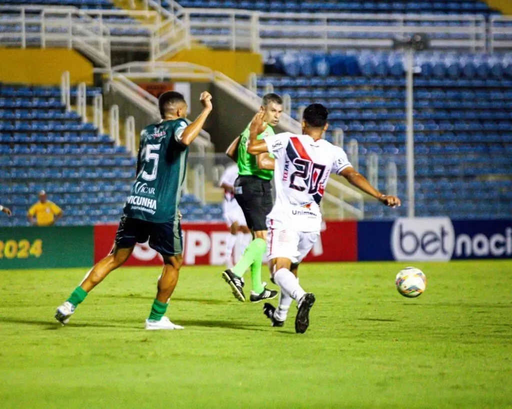 Time cearense sofre emboscada com rojões após derrota no Campeonato Estadual