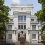 Estudantes de medicina, vítimas de golpe, tentam parcerias para garantir formatura