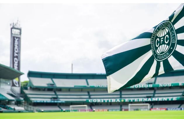 Dirigente ex-Cruzeiro entra na mira do Coritiba após negociação com Vasco travar