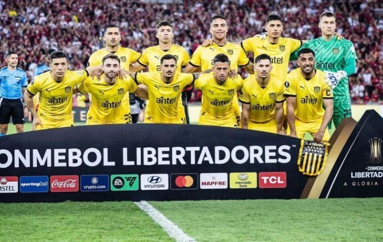 Ex-América para ataque do Flamengo em vitória do Peñarol no Maracanã
