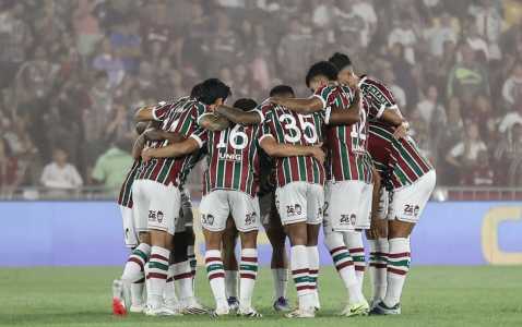 Time do Fluminense reunido para jogo do Brasileirão de 2025