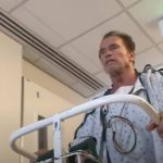 Ator Arnold Schwarzenegger quase morre após cirurgia em hospital