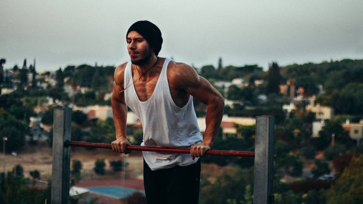 Calistenia: entenda o que é o exercício que pode ser feito em casa