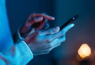 Tecnologia supera influenciadores como fonte de confiança para finanças