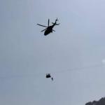 Dono de teleférico que ficou pendurado no Paquistão é preso por negligência