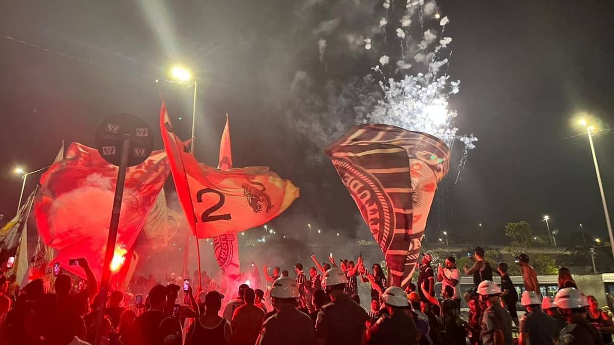 Torcida sai como protagonista de um Corinthians pouco inspirado contra o Fortaleza