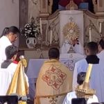 Mulher interrompe missa de Corpus Christi em Ouro Preto 