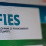 Apenas 12% dos universitários endividados aderiram à renegociação do Fies próximo à metade do prazo
