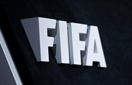 Logo da Fifa durante evento da entidade