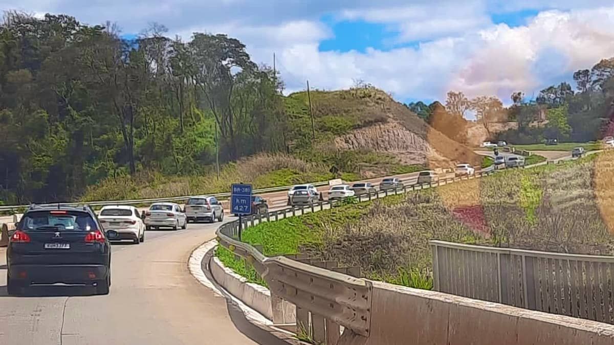 Congestionamento na BR-381 em Caeté passa de 20 Km na volta do feriado de 7 de Setembro