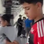 Filho de Cristiano Ronaldo aparece com camisa do Flamengo em vídeo