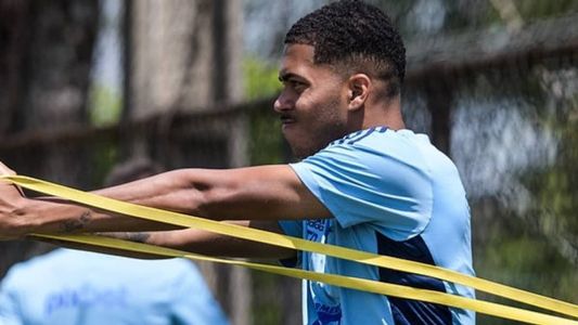 Filho de Narciso, Ruan Santos treinou com o elenco principal do Cruzeiro no fim de 2022