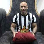 Santos inaugura 'Sala do Trono' de Pelé com homenagens e ídolos históricos 