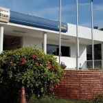 Filho mata mãe idosa a facadas após oração e liga para polícia  