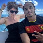 Filho de Snoop Dogg posa com camisa de clube brasileiro e viraliza nas redes