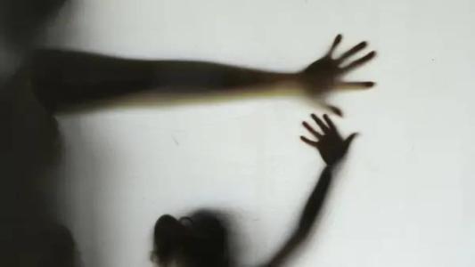 FIlhos de mulheres que sofrem violência doméstica terão preferência na matrícula ou transferência escolar