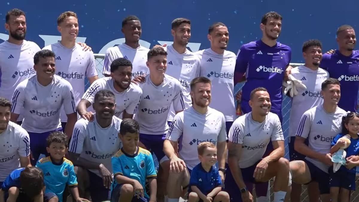 Cruzeiro: filhos dos jogadores acompanham treino na Toca da Raposa