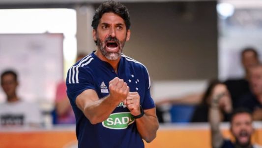 Filipe comandou o Cruzeiro no oitavo título da Superliga Masculina