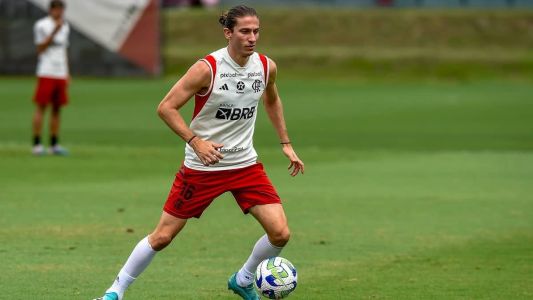 Filipe Luís está fora da partida entre Flamengo e Athletico, pelo Brasileirão
