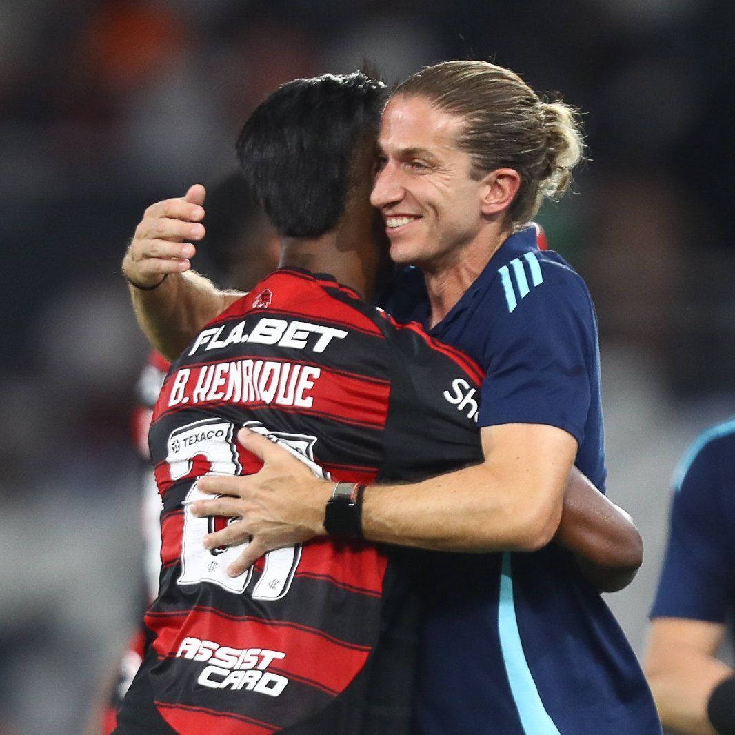 Filipe Luís exalta Bruno Henrique após vitória sobre o Vasco: 'É um prazer'