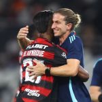 Filipe Luís exalta Bruno Henrique após vitória sobre o Vasco: 'É um prazer'