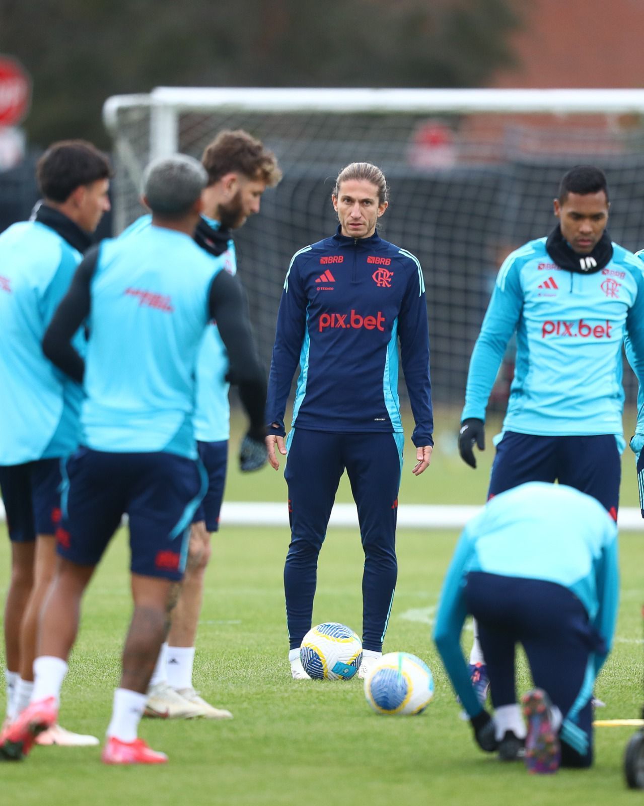 Filipe Luís explica testes feitos no time do Flamengo em duelo nos Estados Unidos
