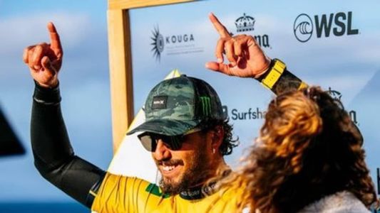 Filipe Toledo está na final da etapa de J-Bay