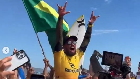 Filipe Toledo vibrou muito com a conquista do título